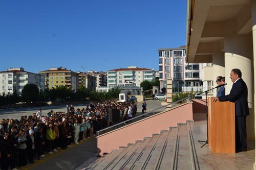 Kaymakam Mustafa GÜLER, Süleymanpaşa Anadolu İmam Hatip Lisesinde Bayrak Törenine Katıldı