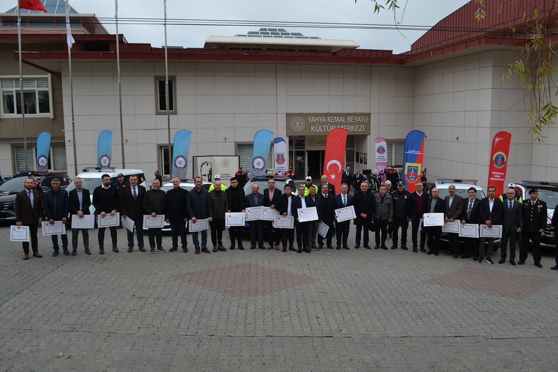 Kaymakam Güler, Araç Bağış Kampanyasına Katılan Hayırseverlere “Teşekkür Belgesi” Taktim Törenine Katıldı 